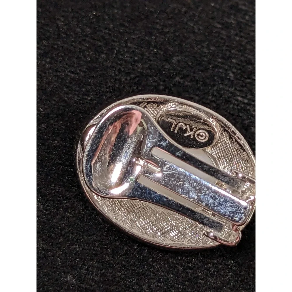 Kenneth Jay Lane KJL Silver Tone Faux Pearl Cabochon Rhinestone Clip‎ Earrings - Picture 6 of 7